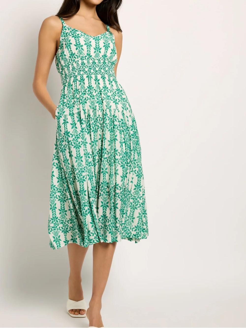 Skies Are Blue brand midi dress Size S Green/white floral print comfort smocked